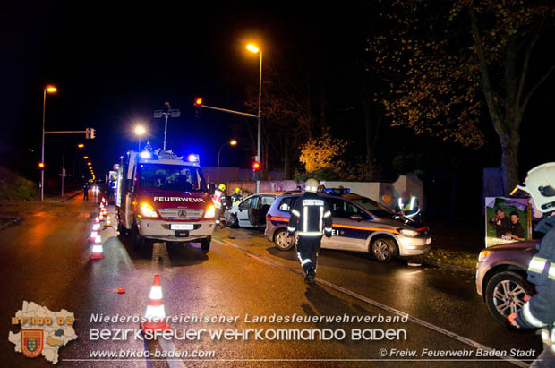 20171106 Verkehrsunfall in Baden LB212 Damgasse X Rudolf Zllnerstrae  Foto:  FF Baden-Stadt / Markus Prendinger