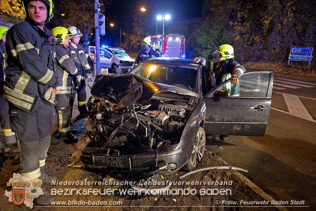 20171106 Verkehrsunfall in Baden LB212 Damgasse X Rudolf Zllnerstrae  Foto:  FF Baden-Stadt / Stefan Schneider