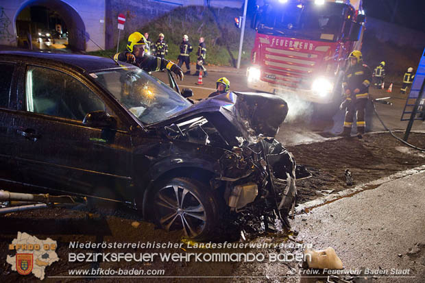 20171106 Verkehrsunfall in Baden LB212 Damgasse X Rudolf Zllnerstrae  Foto:  FF Baden-Stadt / Stefan Schneider