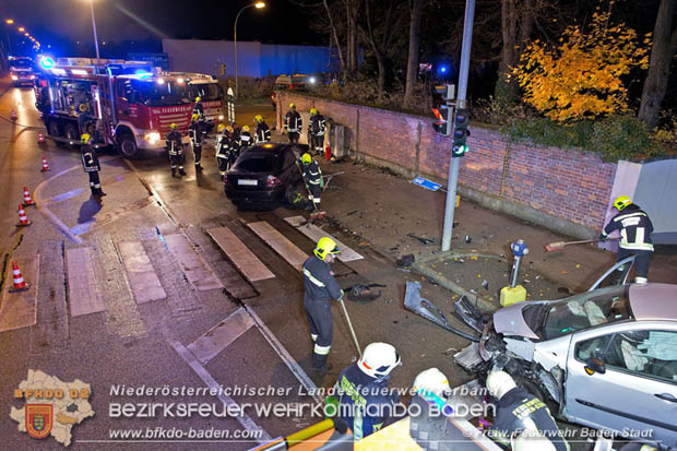 20171106 Verkehrsunfall in Baden LB212 Damgasse X Rudolf Zllnerstrae  Foto:  FF Baden-Stadt / Stefan Schneider