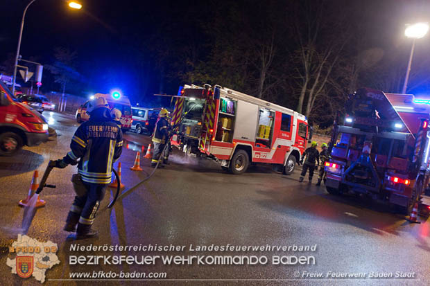 20171106 Verkehrsunfall in Baden LB212 Damgasse X Rudolf Zllnerstrae  Foto:  FF Baden-Stadt / Stefan Schneider