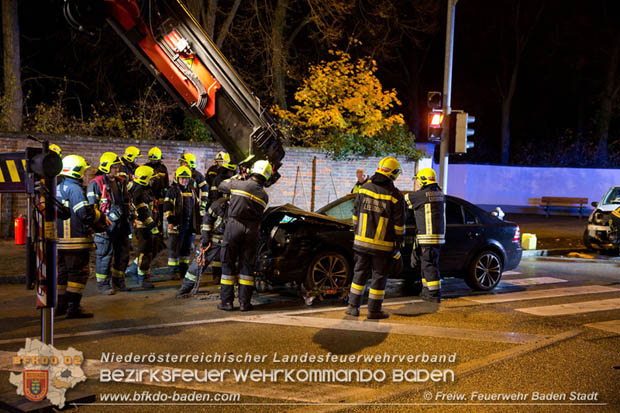 20171106 Verkehrsunfall in Baden LB212 Damgasse X Rudolf Zllnerstrae  Foto:  FF Baden-Stadt / Stefan Schneider