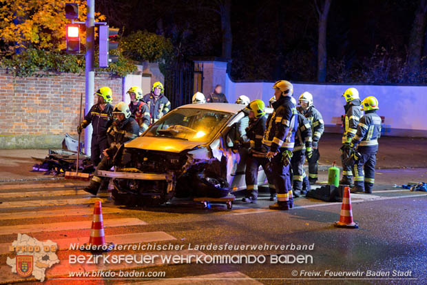 20171106 Verkehrsunfall in Baden LB212 Damgasse X Rudolf Zllnerstrae  Foto:  FF Baden-Stadt / Stefan Schneider