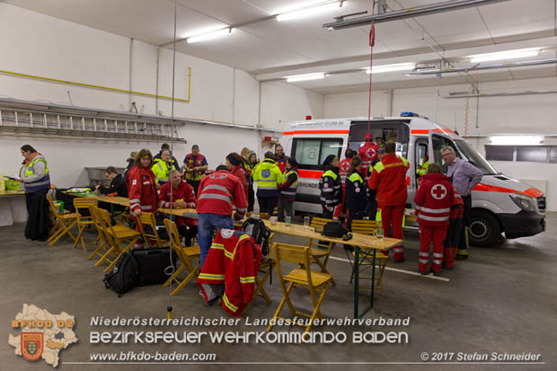 20171113 Personensuche nach 12-jährigen abgängigen Bub in Pfaffstätten  Foto: Stefan Schneider BFK BADEN