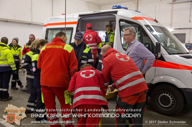 20171113 Personensuche nach 12-jährigen abgängigen Bub in Pfaffstätten  Foto: Stefan Schneider BFK BADEN