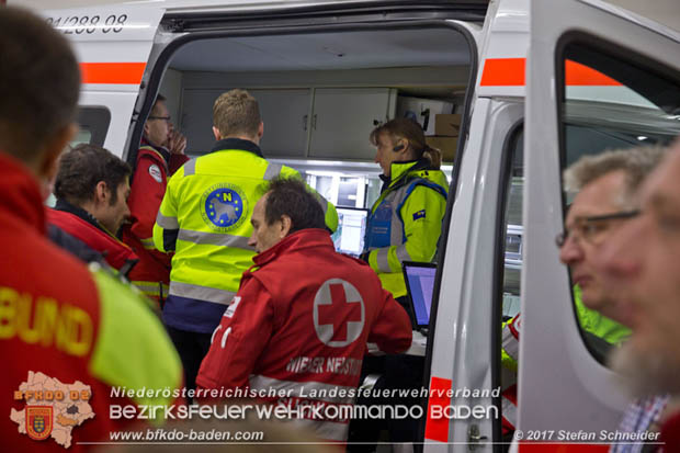 20171113 Personensuche nach 12-jährigen abgängigen Bub in Pfaffstätten  Foto: Stefan Schneider BFK BADEN