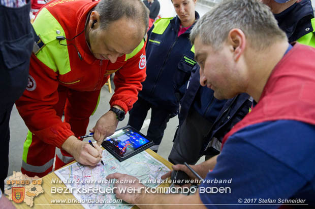 20171113 Personensuche nach 12-jährigen abgängigen Bub in Pfaffstätten  Foto: Stefan Schneider BFK BADEN