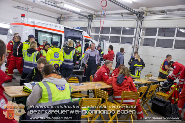 20171113 Personensuche nach 12-jährigen abgängigen Bub in Pfaffstätten  Foto: Stefan Schneider BFK BADEN