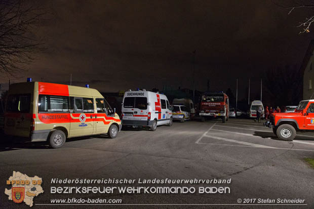 20171113 Personensuche nach 12-jährigen abgängigen Bub in Pfaffstätten Foto: Stefan Schneider BFK BADEN 20171113 Personensuche nach 12-jährigen abgängigen Bub in Pfaffstätten Foto: Stefan Schneider BFK BADEN
