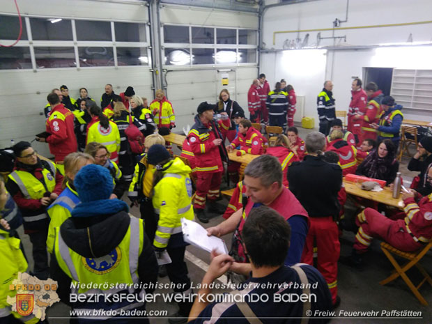 20171113 Personensuche nach 12-jährigen abgängigen Bub in Pfaffstätten  Foto: FF Pfaffstätten