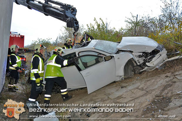 20171119 Verkehrsunfall auf der A2 zwischen Traiskirchen und Baden  Foto:  Anton Judt