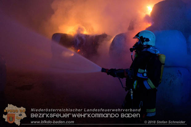 20180101 Brand von Siloballen in Maria Raisenmarkt Ortsteil Untermeierhof  Foto:  Stefan Schneider