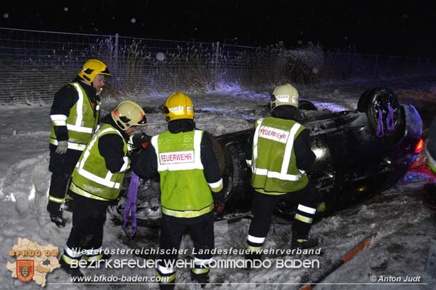 20180220 Verkehrsunfall auf der A2 zwischen Traiskirchen und Guntramsdorf  Foto:  Anton Judt Freiwillige Feuerwehr Traiskirchen-Stadt