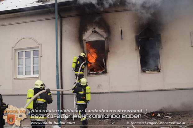 20180226 Vollbrand einer Wohnung in Unterwaltersdorf Foto: © Thomas Lenger MONATSREVUE.at 20180226 Vollbrand einer Wohnung in Unterwaltersdorf Foto: © Thomas Lenger MONATSREVUE.at