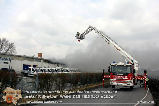 20180320 Brand in einer Lagerhalle Gewerbepark Wienersdorf  Foto:  Hans Dietl FF Mllersdorf