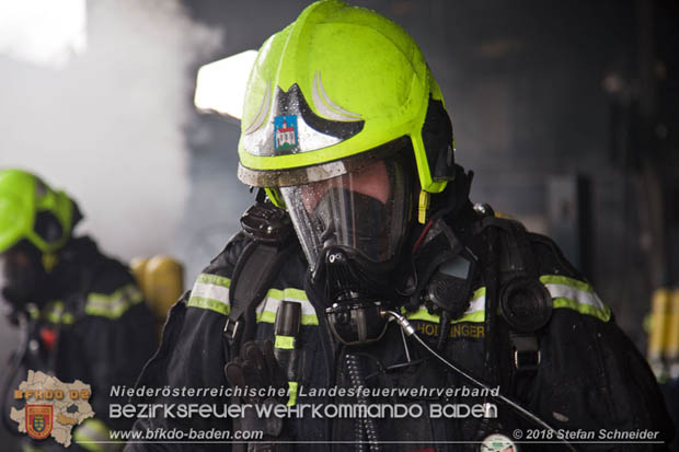 20180320 Brand in einer Lagerhalle Gewerbepark Wienersdorf  Foto:  Stefan Schneider BFK BADEN 