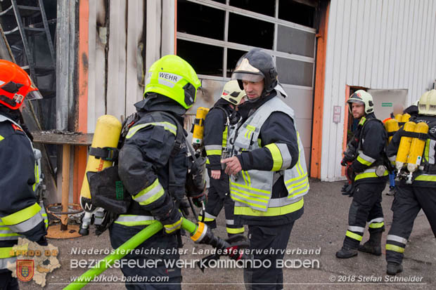 20180320 Brand in einer Lagerhalle Gewerbepark Wienersdorf  Foto:  Stefan Schneider BFK BADEN 