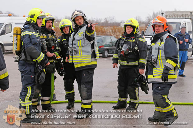 20180320 Brand in einer Lagerhalle Gewerbepark Wienersdorf  Foto:  Stefan Schneider BFK BADEN 