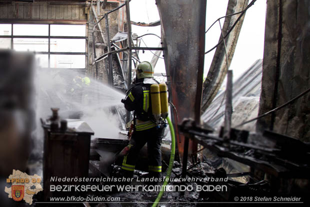 20180320 Brand in einer Lagerhalle Gewerbepark Wienersdorf  Foto:  Stefan Schneider BFK BADEN 