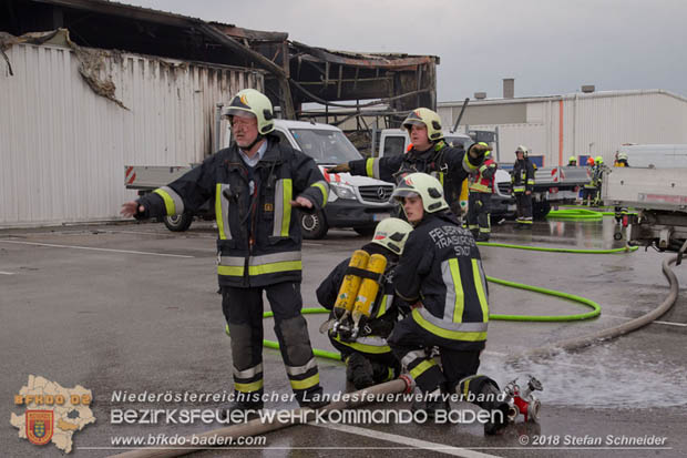 20180320 Brand in einer Lagerhalle Gewerbepark Wienersdorf  Foto:  Stefan Schneider BFK BADEN 