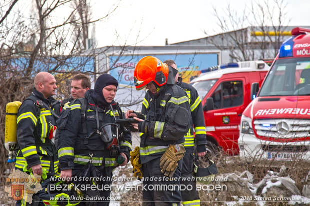 20180320 Brand in einer Lagerhalle Gewerbepark Wienersdorf  Foto:  Stefan Schneider BFK BADEN 