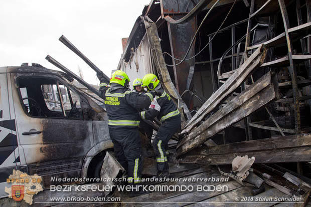 20180320 Brand in einer Lagerhalle Gewerbepark Wienersdorf  Foto:  Stefan Schneider BFK BADEN 