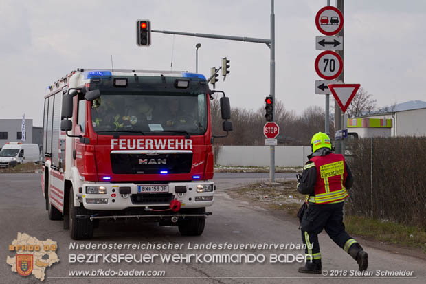 20180320 Brand in einer Lagerhalle Gewerbepark Wienersdorf  Foto:  Stefan Schneider BFK BADEN 