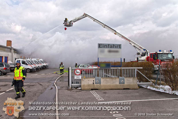 20180320 Brand in einer Lagerhalle Gewerbepark Wienersdorf  Foto:  Stefan Schneider BFK BADEN 