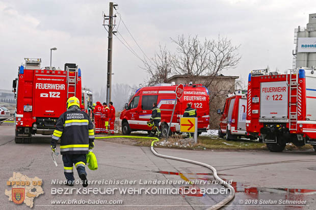 20180320 Brand in einer Lagerhalle Gewerbepark Wienersdorf  Foto:  Stefan Schneider BFK BADEN 