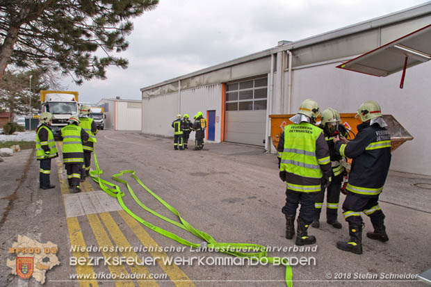 20180320 Brand in einer Lagerhalle Gewerbepark Wienersdorf  Foto:  Stefan Schneider BFK BADEN 