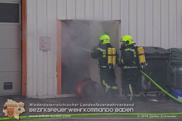 20180320 Brand in einer Lagerhalle Gewerbepark Wienersdorf  Foto:  Stefan Schneider BFK BADEN 