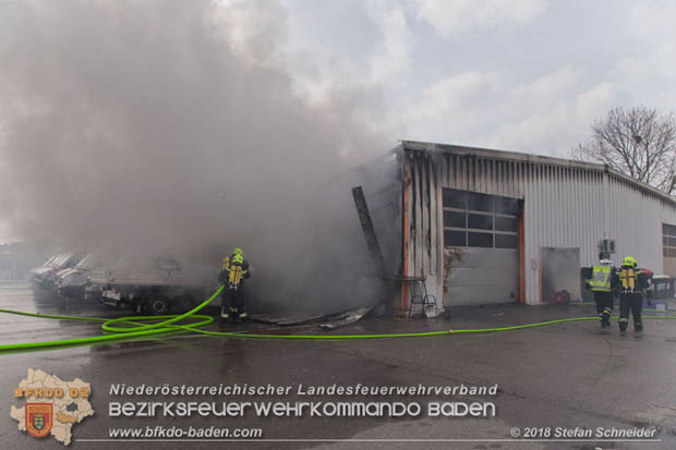 20180320 Brand in einer Lagerhalle Gewerbepark Wienersdorf  Foto:  Stefan Schneider BFK BADEN 