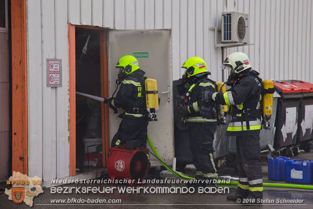 20180320 Brand in einer Lagerhalle Gewerbepark Wienersdorf  Foto:  Stefan Schneider BFK BADEN 