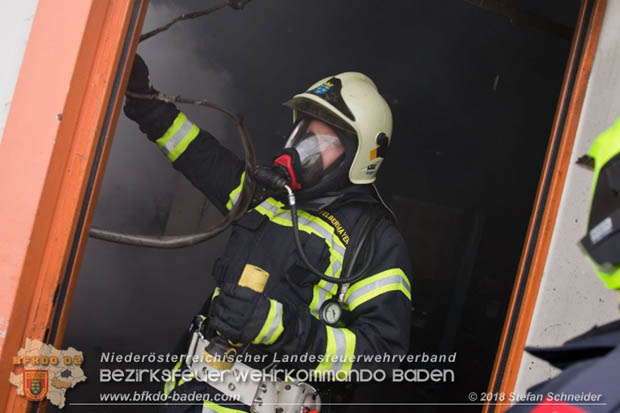 20180320 Brand in einer Lagerhalle Gewerbepark Wienersdorf  Foto:  Stefan Schneider BFK BADEN 