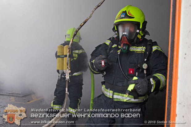 20180320 Brand in einer Lagerhalle Gewerbepark Wienersdorf  Foto:  Stefan Schneider BFK BADEN 