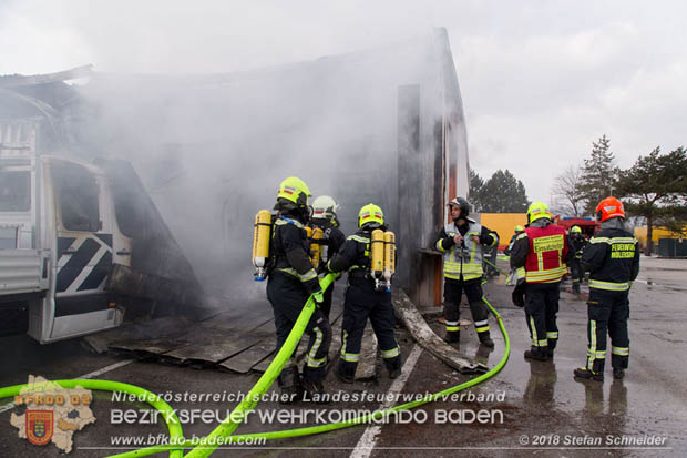 20180320 Brand in einer Lagerhalle Gewerbepark Wienersdorf  Foto:  Stefan Schneider BFK BADEN 