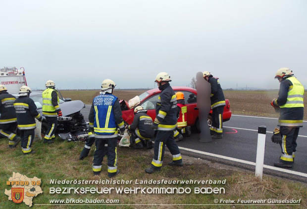 20180329 Verkehrsunfall auf der L154 Gnselsdorf-Teesdorf  Foto:  Freiwillige Feuerwehr Gnselsdorf