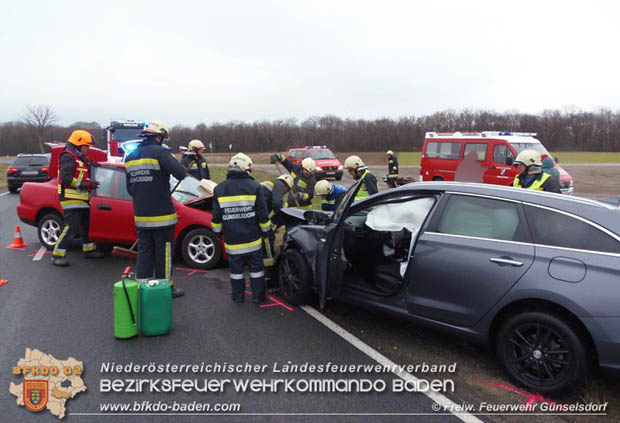20180329 Verkehrsunfall auf der L154 Günselsdorf-Teesdorf Foto: © Freiwillige Feuerwehr Günselsdorf 20180329 Verkehrsunfall auf der L154 Günselsdorf-Teesdorf Foto: © Freiwillige Feuerwehr Günselsdorf