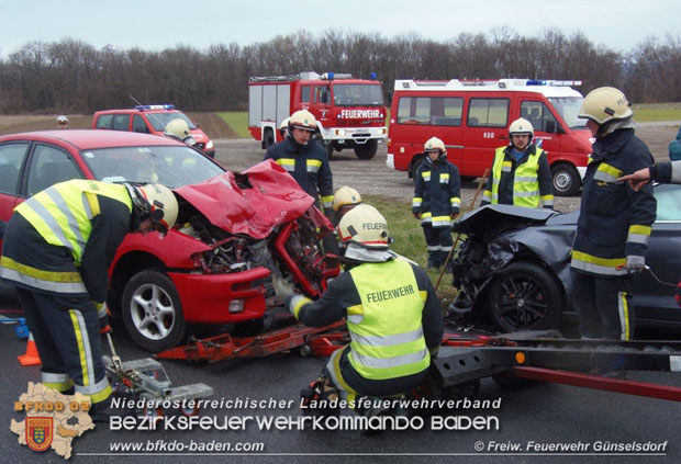 20180329 Verkehrsunfall auf der L154 Günselsdorf-Teesdorf Foto: © Freiwillige Feuerwehr Günselsdorf 20180329 Verkehrsunfall auf der L154 Günselsdorf-Teesdorf Foto: © Freiwillige Feuerwehr Günselsdorf