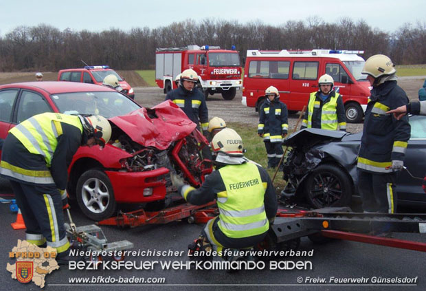 20180329 Verkehrsunfall auf der L154 Gnselsdorf-Teesdorf  Foto:  Freiwillige Feuerwehr Gnselsdorf