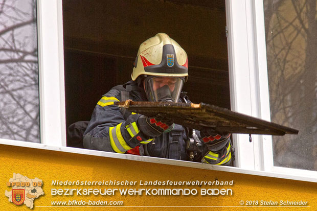 20180401 Brand in einer Wohnhausanlage im Ortsteil Baden Weikersdorf am Ostersonntag  Foto:  Stefan Schneider BFKDO BADEN