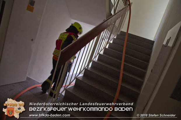 20180401 Brand in einer Wohnhausanlage im Ortsteil Baden Weikersdorf am Ostersonntag  Foto:  Stefan Schneider BFKDO BADEN