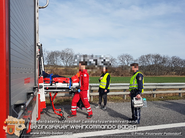 20180404 Verkehrsunfall auf der A3 Pottendorf-Ebreichsdorf   Foto:  Freiwillige Feuerwehr Pottendorf