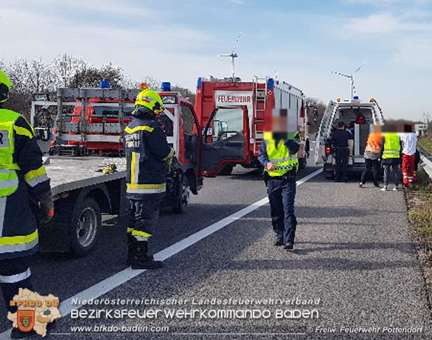 20180404 Verkehrsunfall auf der A3 Pottendorf-Ebreichsdorf   Foto:  Freiwillige Feuerwehr Pottendorf