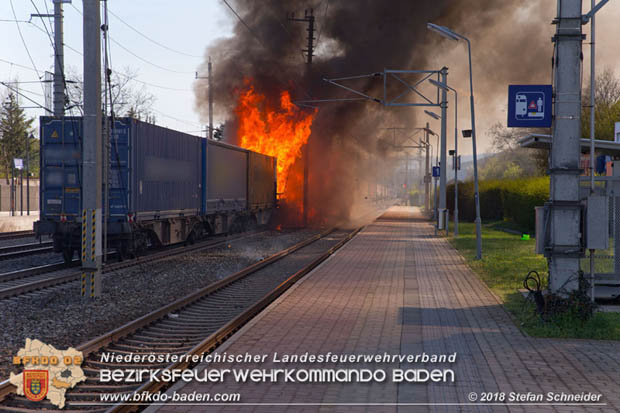 20180414 Brand mehrerer Gterwaggons im Bahnhof Pfaffsttten  Foto:  Stefan Schneider BFKDO BADEN