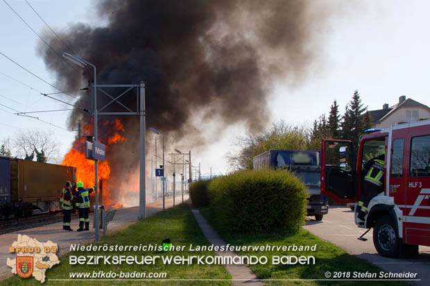 20180414 Brand mehrerer Gterwaggons im Bahnhof Pfaffsttten  Foto:  Stefan Schneider BFKDO BADEN