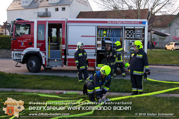 20180414 Brand mehrerer Gterwaggons im Bahnhof Pfaffsttten  Foto:  Stefan Schneider BFKDO BADEN