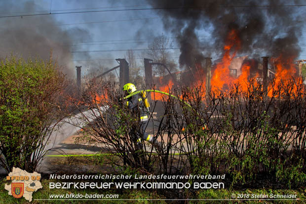 20180414 Brand mehrerer Gterwaggons im Bahnhof Pfaffsttten  Foto:  Stefan Schneider BFKDO BADEN