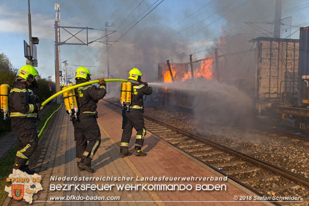 20180414 Brand mehrerer Gterwaggons im Bahnhof Pfaffsttten  Foto:  Stefan Schneider BFKDO BADEN