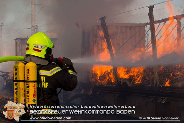 20180414 Brand mehrerer Gterwaggons im Bahnhof Pfaffsttten  Foto:  Stefan Schneider BFKDO BADEN